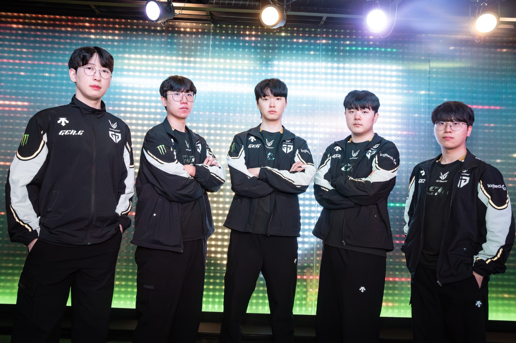 G2横扫FLY，JackeyLove关键团战开团秒人顶尖较量淘汰赛，引爆全场热议