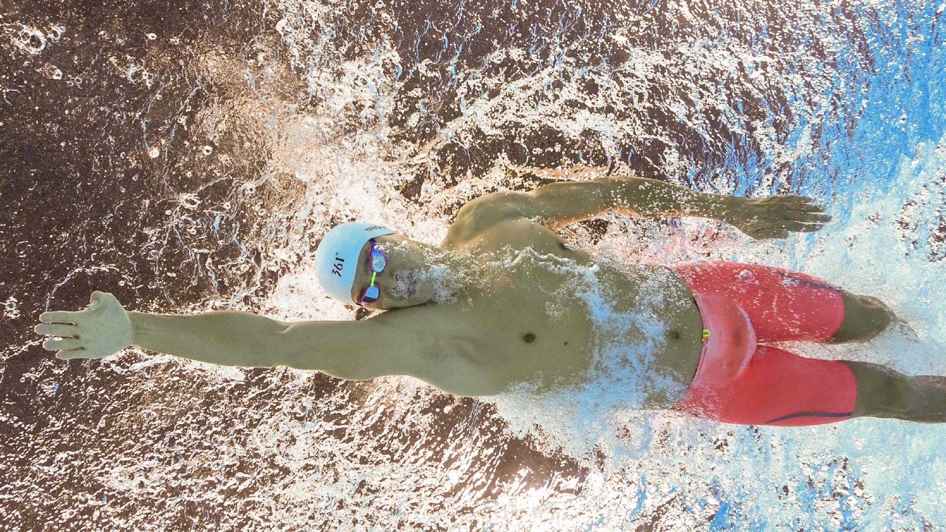 篮球世界的双重奏，火箭重锤击溃独行侠，锡安欧陆舞台野蛮接管