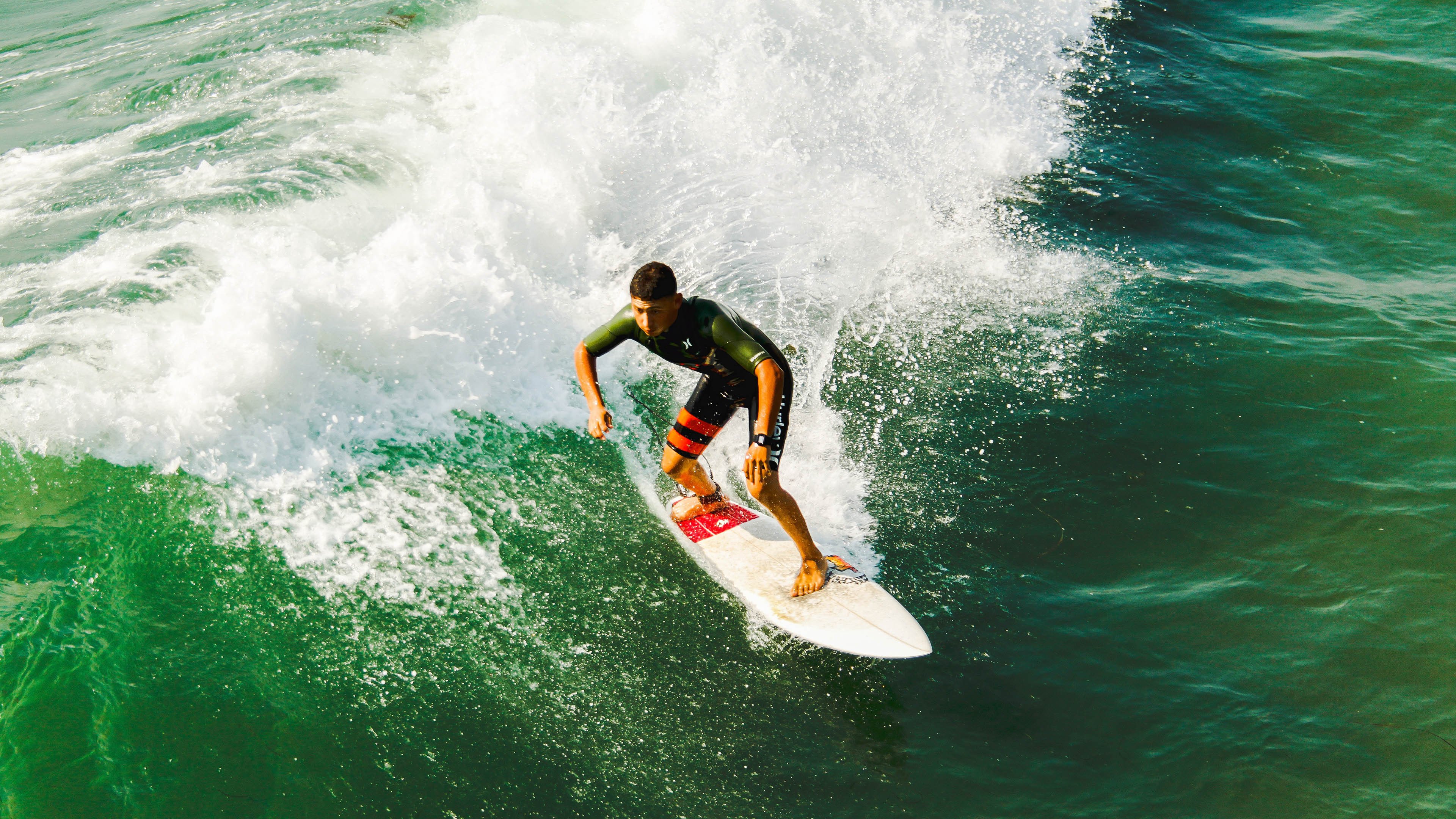 魔术战术压制绿军，马克西逆境爆发点燃胜利之火