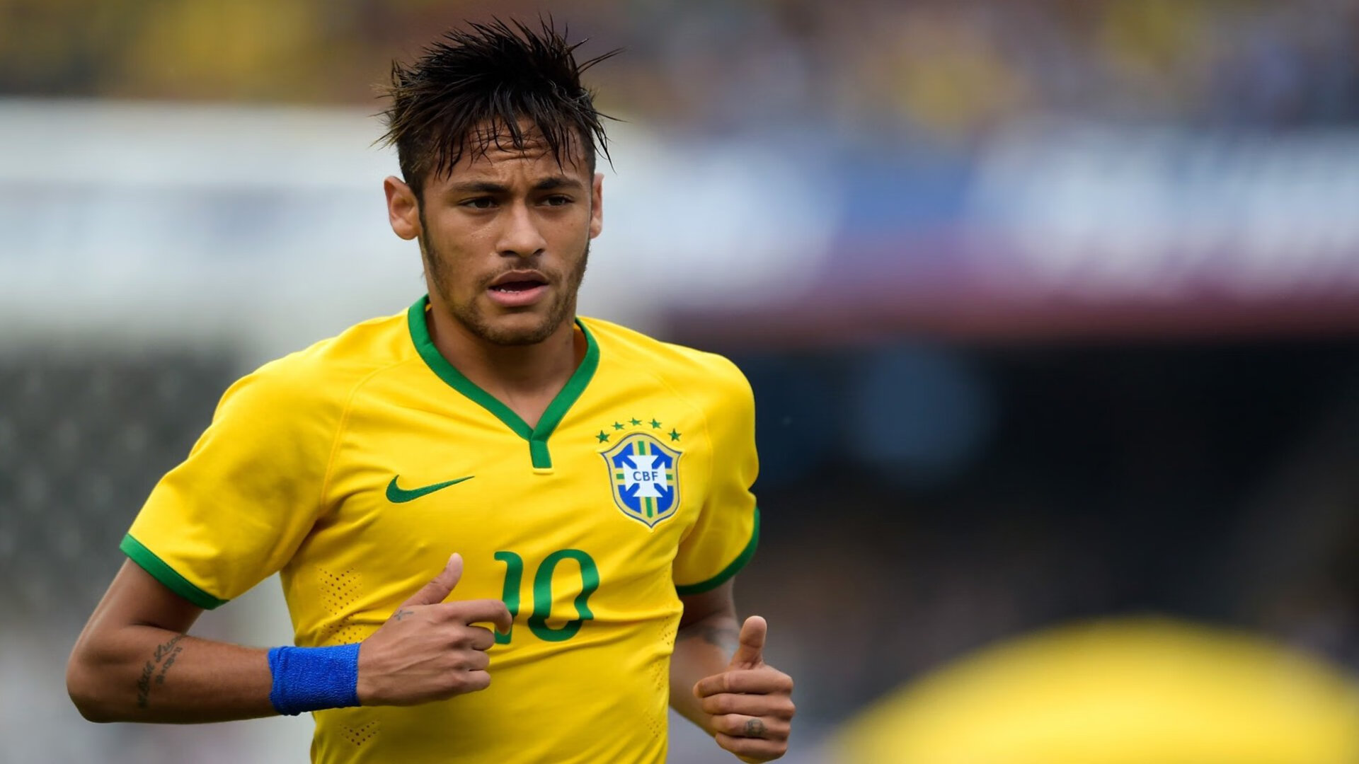 暗夜舞者,霍勒迪如何在F1街道赛的刀尖上奏响完美节奏