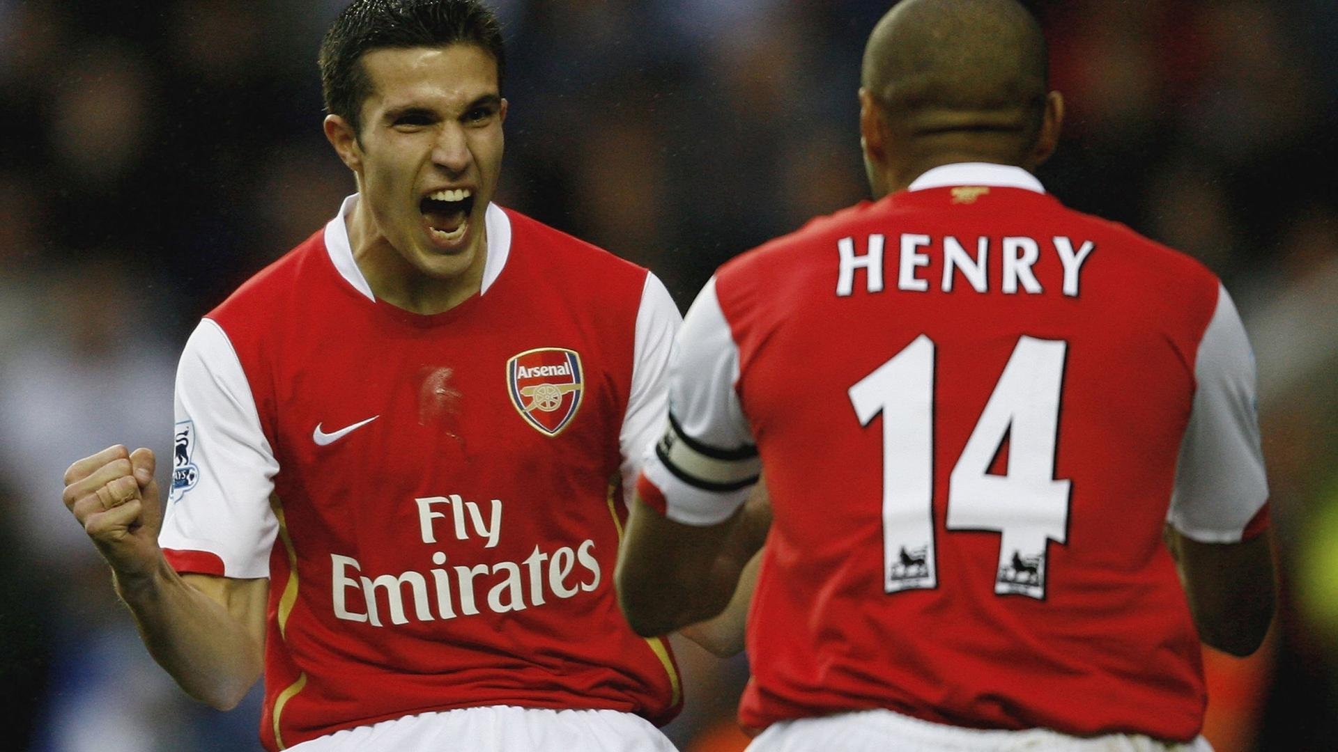 范戴克一夫当关！日本狂攻无果，荷兰队长用防守导演胜利