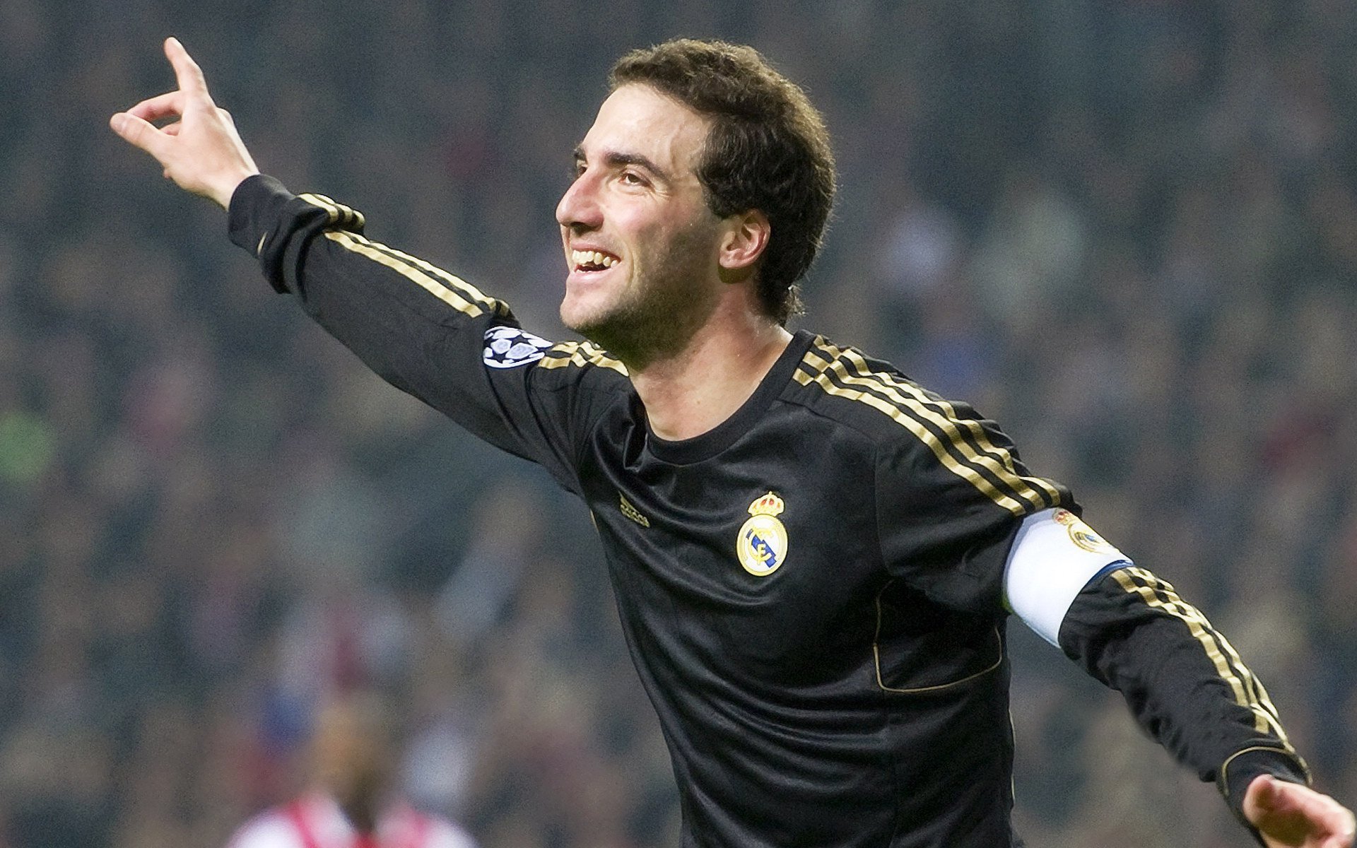 灰熊残阵撕碎魔术，欧冠决赛惊现詹姆斯时刻，当终结者露出獠牙